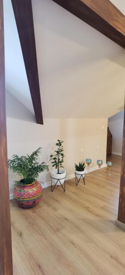 Mitra Luxury Apartments Sjoemen Buitenkant foto