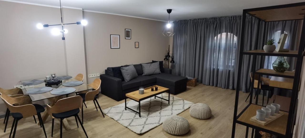 Mitra Luxury Apartments Sjoemen Buitenkant foto