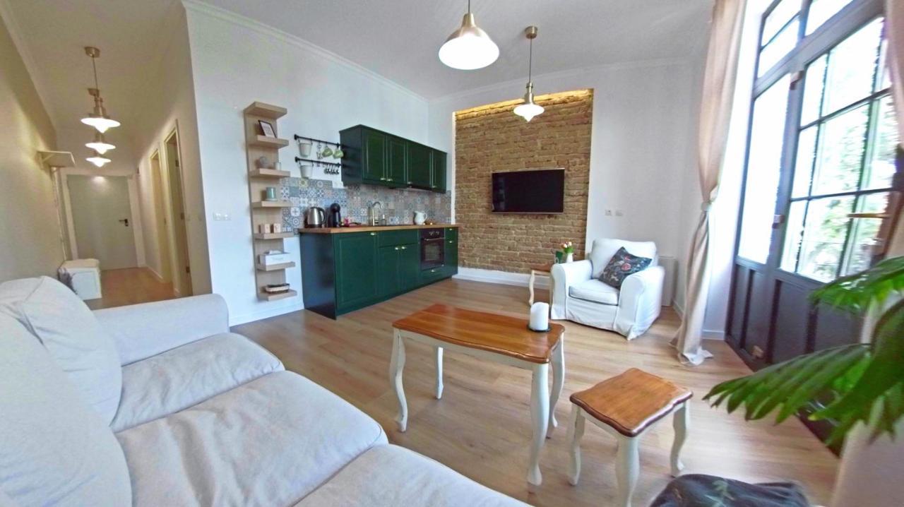 Mitra Luxury Apartments Sjoemen Buitenkant foto