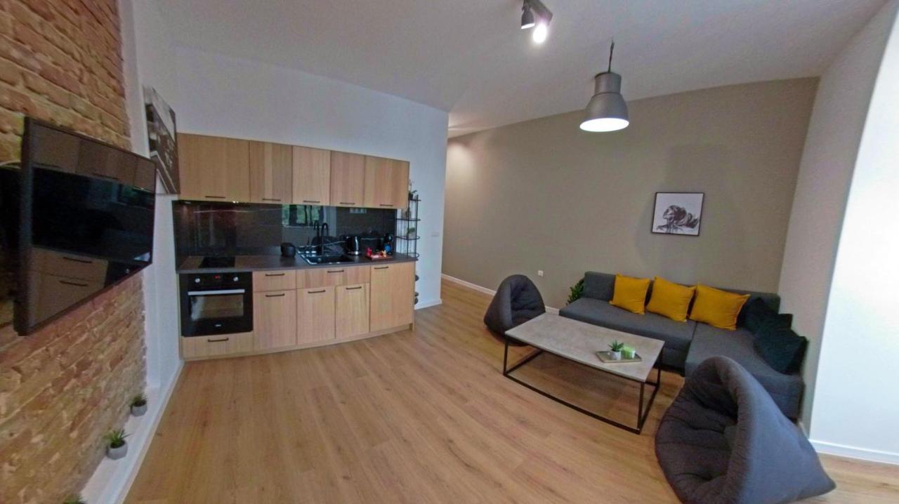 Mitra Luxury Apartments Sjoemen Buitenkant foto