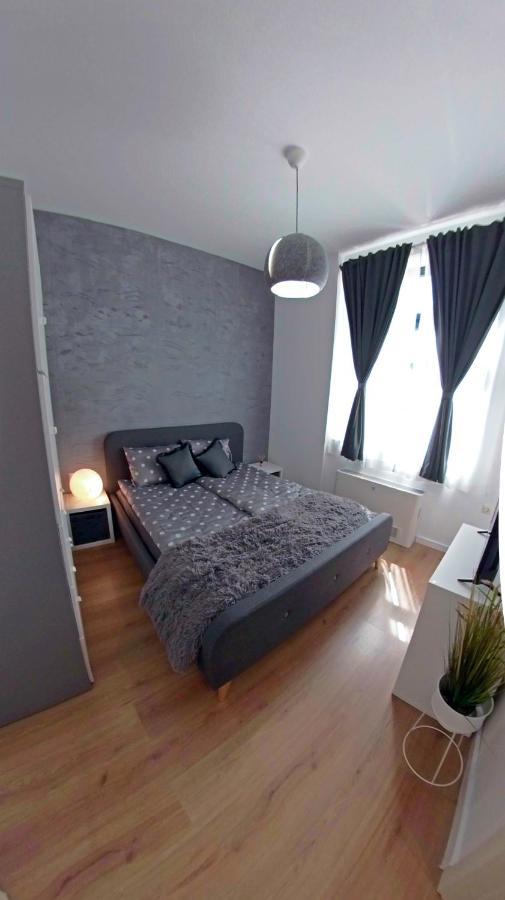 Mitra Luxury Apartments Sjoemen Buitenkant foto