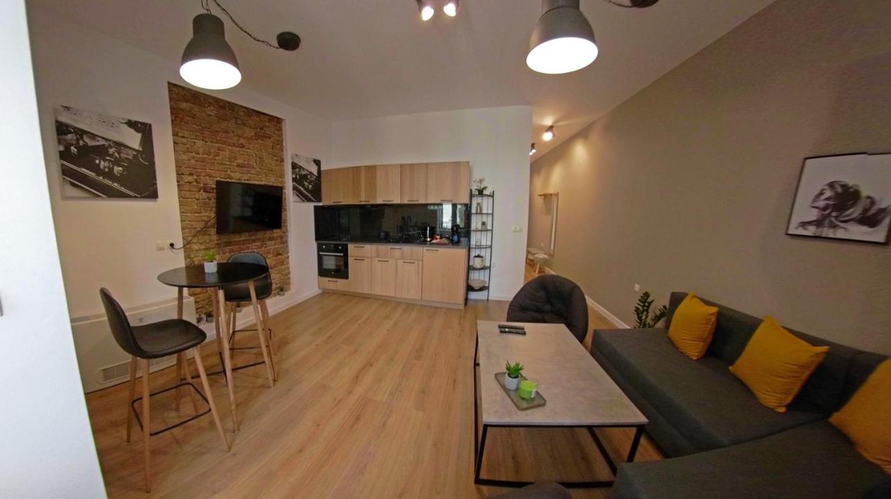 Mitra Luxury Apartments Sjoemen Buitenkant foto